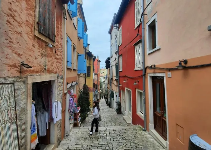 Mila Old Town 아파트 로비니